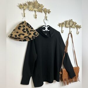 🆕Active casual black mock neck tunic Xl